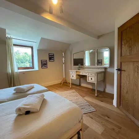 L'intemporel 펜션 라로셰안알데네